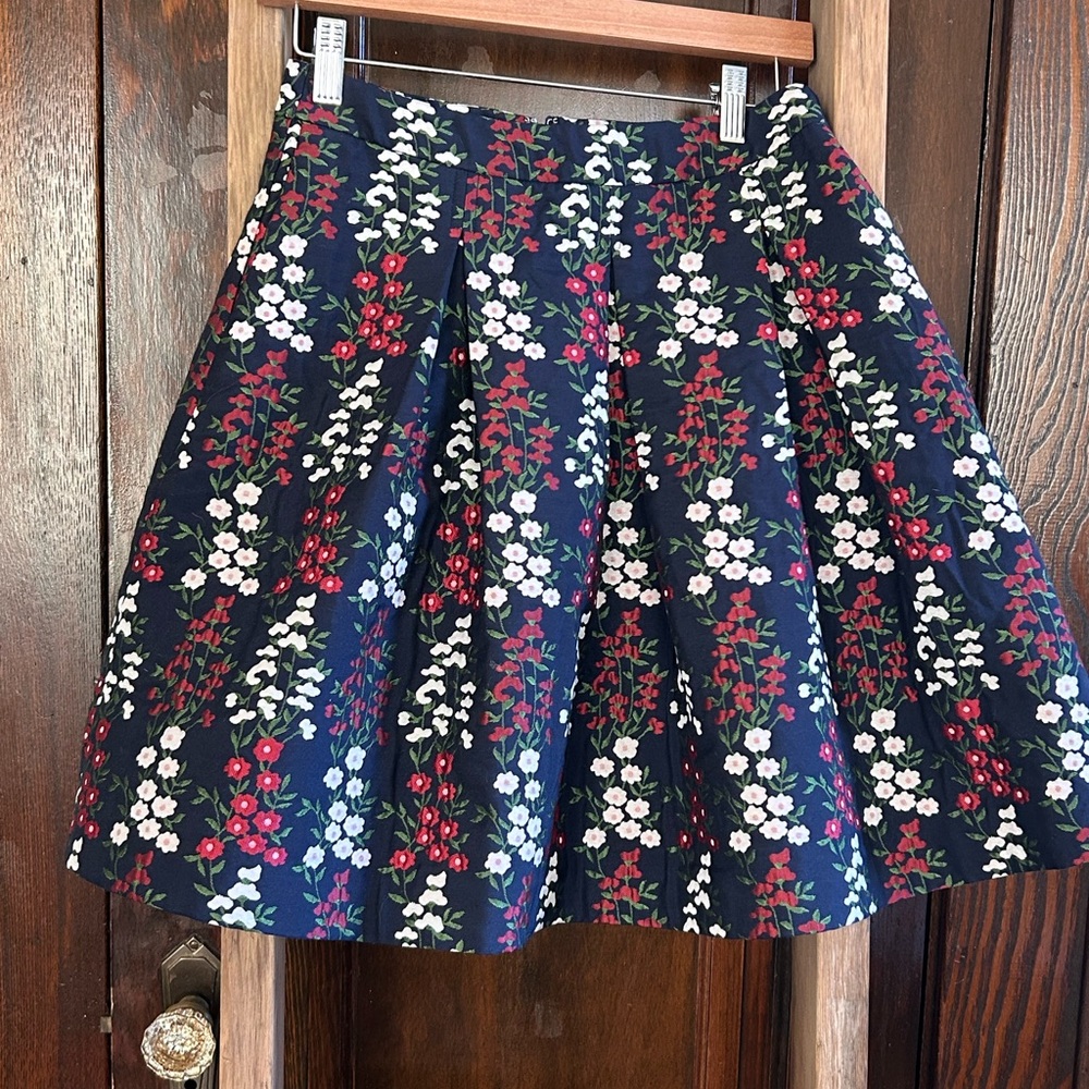 Brooks Brothers Navy Floral Fit & Flare Skirt, NWOT, beautiful quality, 0p